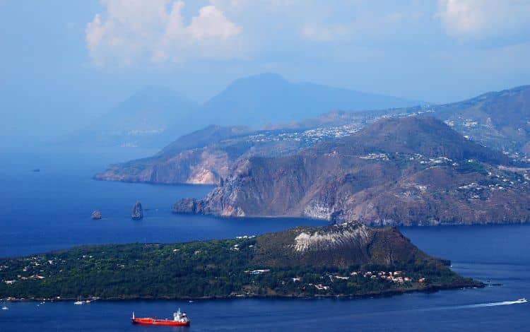 tour eolie vulcano